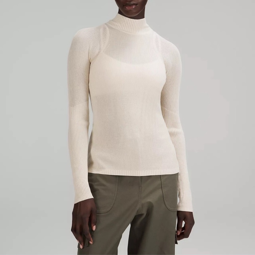 Lululemon Merino Wool Mockneck Light Sweater in Natural Ivory size 6